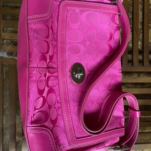 Coach Turnlock Hampton